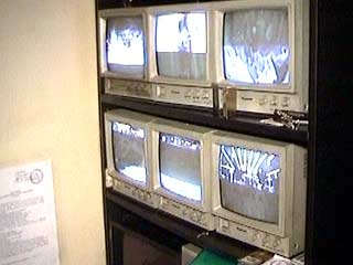 В ходе обыска сотрудники правоохранительных органов изъяли видеоаппаратуру и компьютерный видеоархив клуба