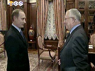 Путин провел рабочую встречу с бывшим председателем комиссии по помилованию, писателем Анатолием Приставкиным