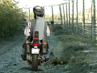 Духовный лидер талибов мулла Мохаммад Омар бежал из района Багран провинции Гильменд на мотоцикле