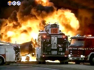 На шоссе в Аделаиде взорвался бензовоз, перевозивший 35 тысяч литров топлива