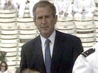 Джордж Буш в четверг утвердил военный бюджет страны на 2002 финансовый год