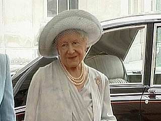 Королева-мать вновь не присоединилась к монаршей семье на церковной службе