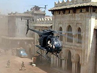 В конце этой недели на экраны США выходит новая кинолента режиссера Ридли Скотта "Черный ястреб сбит" об операции американских военных в Сомали в 1993 году
