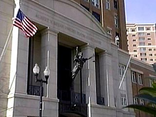 Фередальный апелляционный суд возобновил рассмотрение иска против служащих Bank of New York
