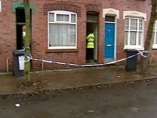 Двое предполагаемых участников международной террористической организации "Аль-Каида" задержаны британскими властями в графстве Лестершир вместе с другими подозреваемыми