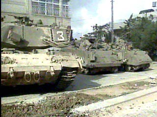 Израильские войска выходят из Наблуса и Тулькарма