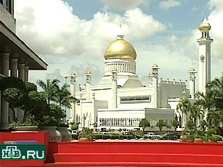 Участникам саммита в Брунее гарантированы и развлечения, и активный отдых. Султан Брунея любит лошадей, скачки и гольф, и, по его заявлениям, тем, кто желает присоединиться, будут предоставлены все возможности