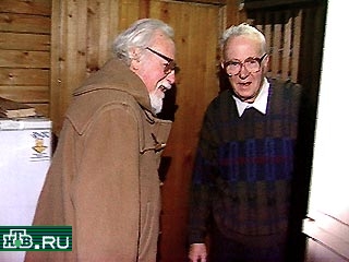Сегодня известные ученые и диссиденты советской эпохи братья-близнецы Рой и Жорес Медведевы отмечают 75-летние юбилеи
