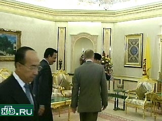 Сегодня в Брунее состоялась встреча президента России Владимира Путина с султаном Брунея Хассаналом Болкиахом