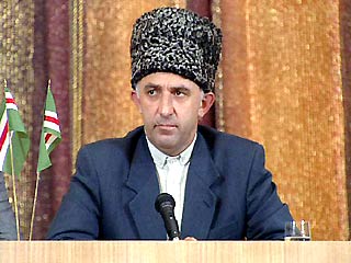 Формальный срок полномочий Аслана Масхадова на посту президента Чеченской республики Ичкерия формально истек 26 января 2002 года