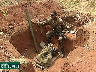 Повстанцы ангольской группировки УНИТА утверждают, что огнем средств ПВО на аэродроме населенного пункта Кангамба, провинция Мошико, они сбили самолет Су-27 армии Анголы с бортовым номером 272