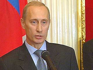 Путин направил Бушу официальное приглашение на московский саммит, в ходе которого "российский президент надеется наконец-то подписать договор о сокращении ракет"