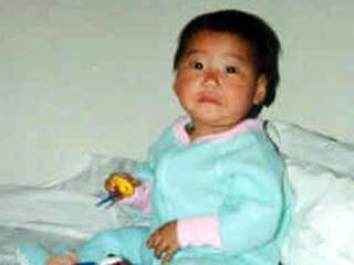 На китайском черном рынке процветает продажа похищенных младенцев
