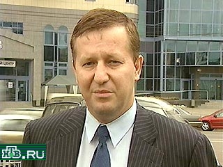 Генеральный директор ОАО "Газпром-Медиа" Альфред Кох предлагает руководству "Медиа-Моста" незамедлительно вернуться к переговорам по урегулированию задолженности
