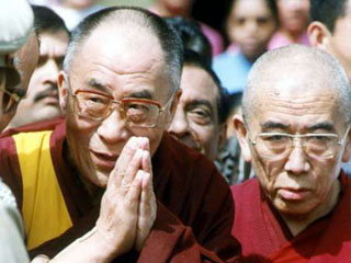 Далай-лама выписался из больницы