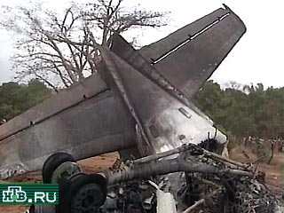 По уточненным данным, на борту разбившегося в среду в Анголе самолета Ан-24 советского производства находились 32 человека. Все они погибли