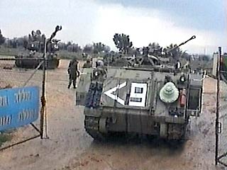 Израильские армейские подразделения вошли в палестинский город Наблус и заняли его западные кварталы
