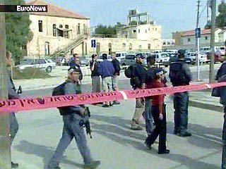 Палестинские боевики расстреляли штаб Южного военного округа Израиля
