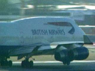 Британская авиакомпания British Airways заявила о намерении уволить еще 5,8 тыс. сотрудников