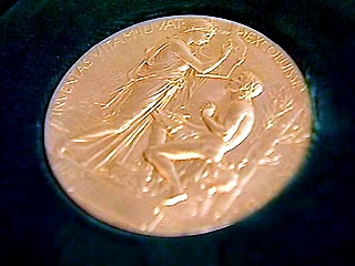 На получение Нобелевской премии мира в 2002 году номинированы более 150 групп и отдельных кандидатов