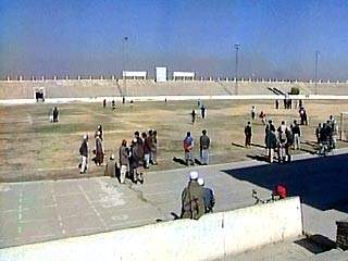 Более 50 афганцев и пятеро миротворцев получили ранения в результате столкновений в ходе первого после ухода талибов футбольного матча в Кабуле