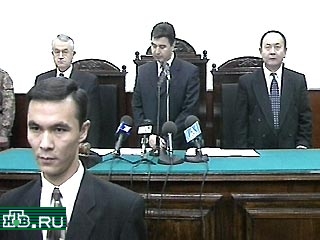 В Узбекистане завершился суд над 12 активистами террористической организации "Исламское движение Узбекистана". Их признали виновными в совершении тяжких преступлений, направленных на подрыв государственного строя