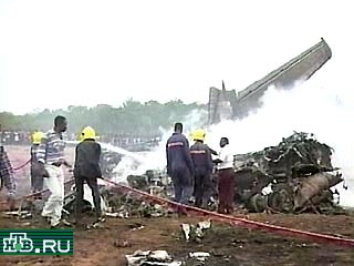 По уточненным данным, в результате катастрофы самолета Ан-24В,рахбившегося в Анголе в минувшую среду, погибли 57 человек