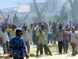 В межрелигиозных столкновениях в Индии погибло 540 человек