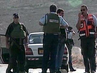 Палестинский боевик открыл огонь по израильскому автомобилю