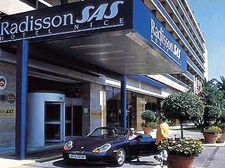 Во время пожара в 5-звездочном отеле Radisson в Ницце на Французской Ривьере эвакуированы 237 человек