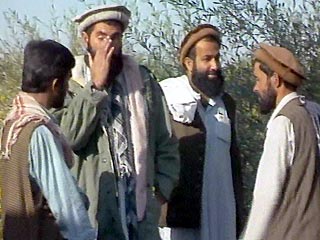 Вчера мнимые афганские союзники Вашингтона договаривались с боевиками "Аль-Каиды" о сделке, согласно которой боевикам позволят избежать пленения