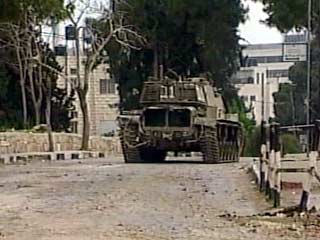 Израильская армия усилила блокаду палестинских городов и лагерей беженцев