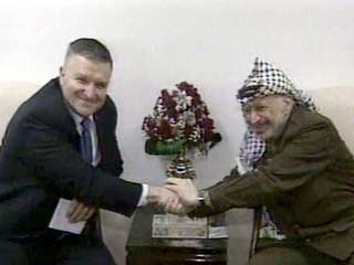 Арафат провел переговоры со специальным представителем США на Ближнем Востоке Зинни