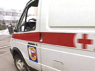 При падении автокрана на стройке в Москве погиб человек
