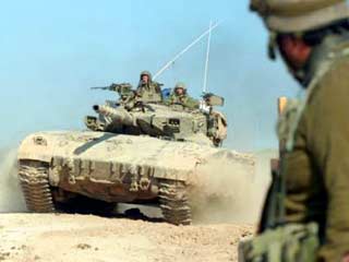 Израильские танки и военные бульдозеры вошли в лагерь палестинских беженцев, расположенный в южной части сектора Газа