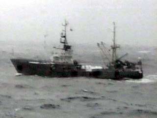 Взрыв на траулере в Охотском море унес жизнь механика судна