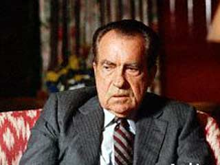 Ричард Никсон в 1974 году из-за серьезных злоупотреблений служебным положением был вынужден оставить пост президента США