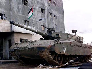 Ясир Арафат блокирован на четвертом этаже своей резиденции
