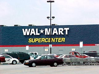 Американская компания Wal-Mart Stores, владеющая крупнейшей сетью дешевых супермаркетов, вышла на первую позицию, обойдя лидера 2000 года - нефтяную компанию Exxon