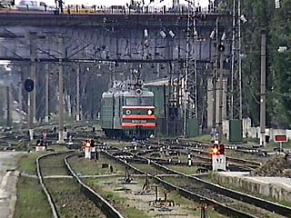 В Москве пассажирский поезд столкнулся с электропоездом