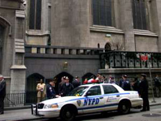 В католическом соборе Нью-Йорка совершена попытка самоубийства