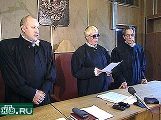 Сегодня в Мосгорсуде, на процессе по делу обвиняемого в шпионаже американца Эдмонда Поупа, защита заявила отвод председательствующей на заседаниях судье Нине Барковой