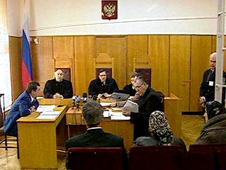 Чеченский террорист Салман Радуев и его сообщники не согласны с предъявленными им обвинениями
