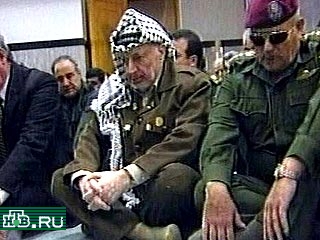 Глава Палестинской национальной администрации Ясир Арафат посетит с рабочим визитом Российскую Федерацию 24-26 ноября. Об этом сообщает ИТАР-ТАСС со ссылкой на анонимные источники. Никаких подробностей о предстоящем визите пока не сообщается