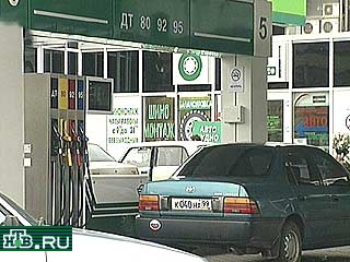 Сегодня руководители российского нефтяного бизнеса заявили, что бензин в скором времени, возможно, будет стоить 20 рублей за литр