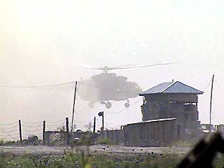 Два вертолета Ми-24 были обстреляны боевиками на окраине Грозного при очередном патрульном облете Ханкалы