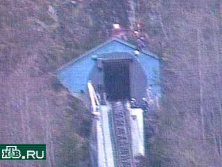 В Австрийских Альпах до весны будущего года опечатан туннель на горе Китцштайнхорн, где в пожаре на фуникулерном поезде погибли 155 человек