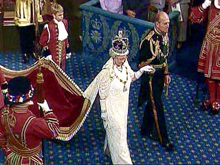Королева Великобритании Елизавета II выступит на специальном заседании двух палат парламента страны, посвященном 50-летию ее пребывания на троне