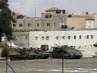 Израильские военные покидают резиденцию Арафата