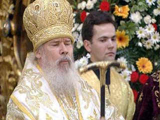 Патриарх Алексий II обратился к православным христианам с пасхальным посланием